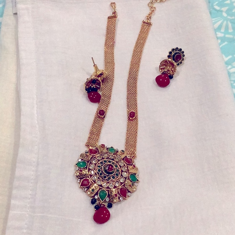 Indian jewelry /necklace set